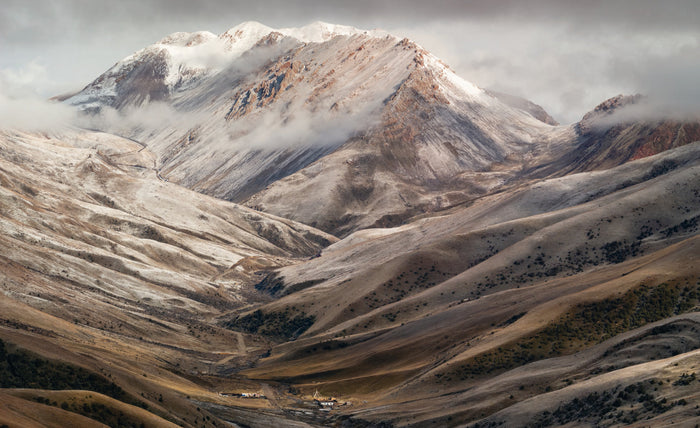 Tibet en harmonie avec la panthère des neiges / in Harmony with the snow leopard