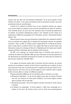 Analyse des systèmes d'attente avec rappels et arrivées négatives