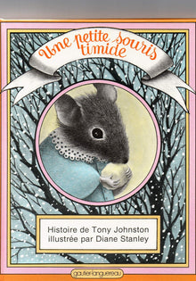 Une petite souris timide