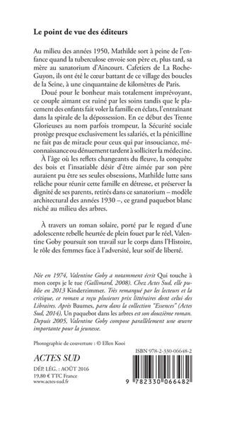 UN PAQUEBOT DANS LES ARBRES