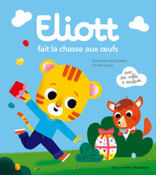 Eliott fait la chasse aux oeufs