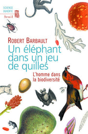 Un éléphant dans un jeu de quilles