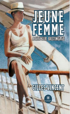 Jeune femme sur bastingage
