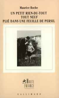 Un petit rien-du-tout tout neuf plié dans une feuille de persil