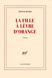 La fille à lèvre d'orange