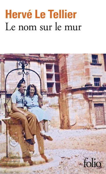 Le nom sur le mur
