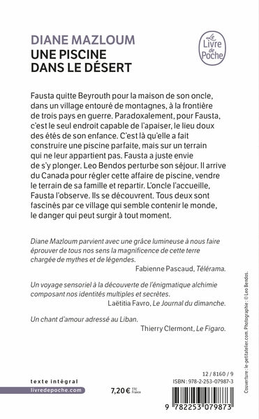 Une piscine dans le désert