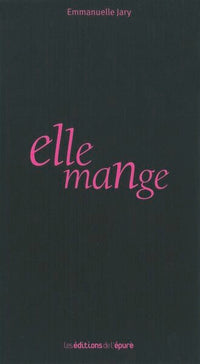 Elle mange