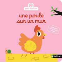 Une poule sur un mur