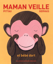 Maman veille et bébé dort
