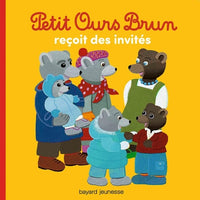 Petit ours brun reçoit des invités