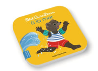 Petit ours brun a la mer