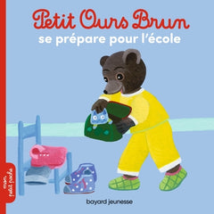 Petit ours brun se prépare pour l'école