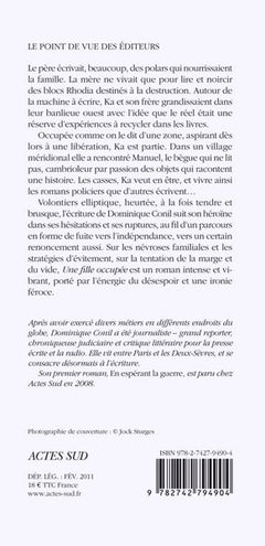 Une fille occupée