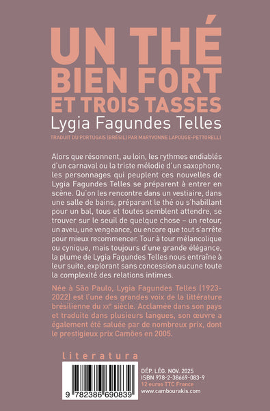 Un Thé bien fort et trois tasses