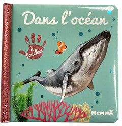 Bébé touche-à-tout - Dans l'océan