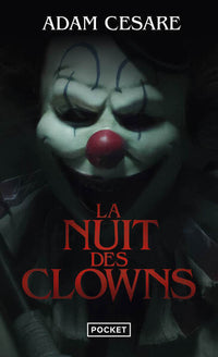 Un clown dans un champ de maïs
