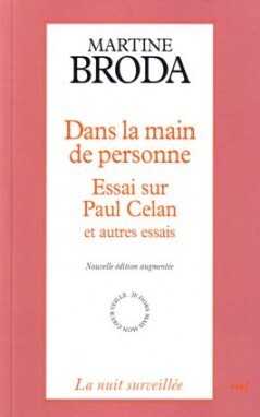 DANS LA MAIN DE PERSONNE