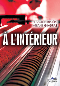 À l'intérieur