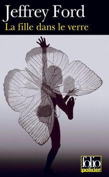 La fille dans le verre
